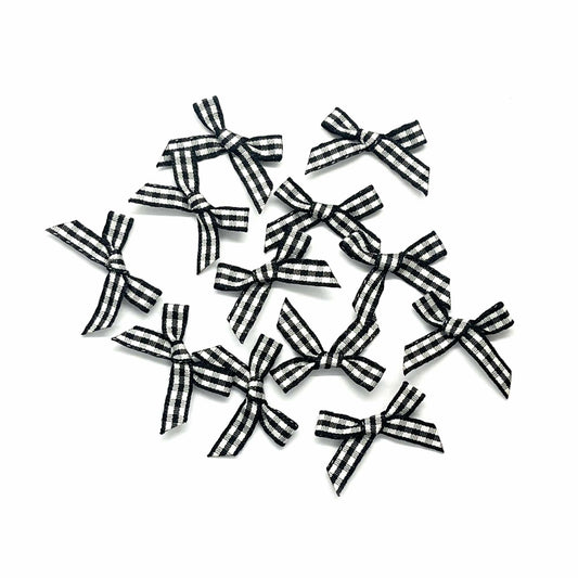 24 x Black & white bows image 0